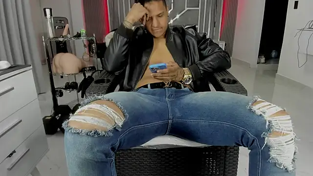 master_leather 现场XXX聊天