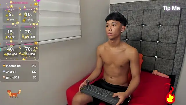 Little_Twink19xのライブXXXチャット