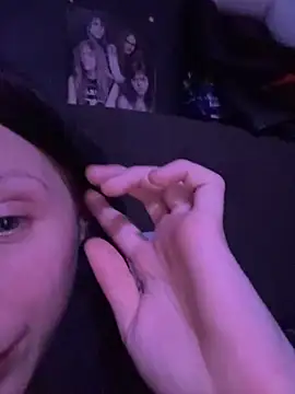 MissMidnightUK 现场XXX聊天