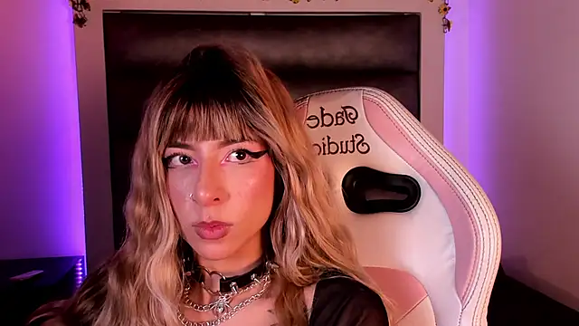 adhalee_js Live XXX-Chat