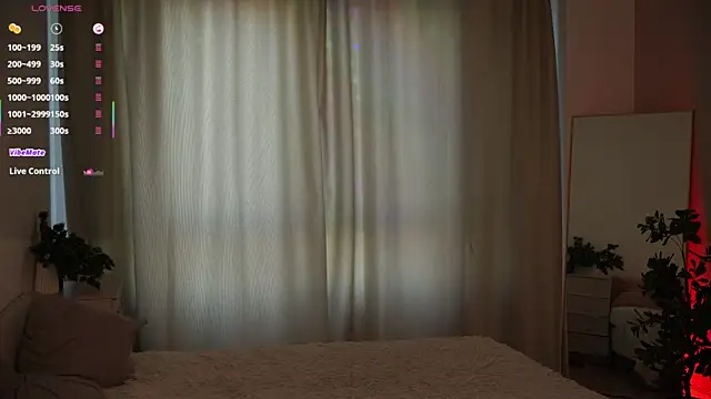 OssieCrewsのライブXXXチャット