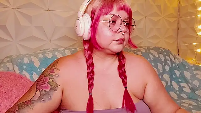 Satyn_doll live XXX chat