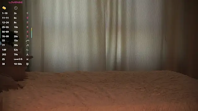 OssieCrews live XXX chat