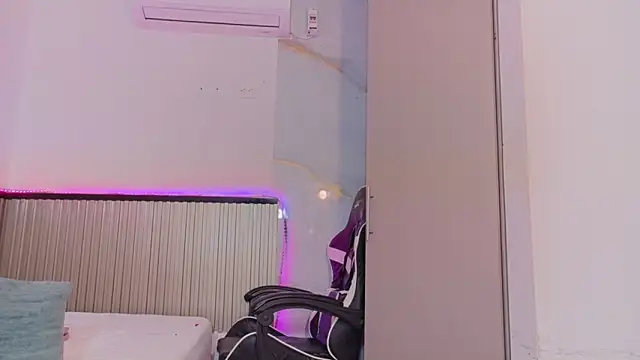 _anais_rose_'s Live XXX Chat
