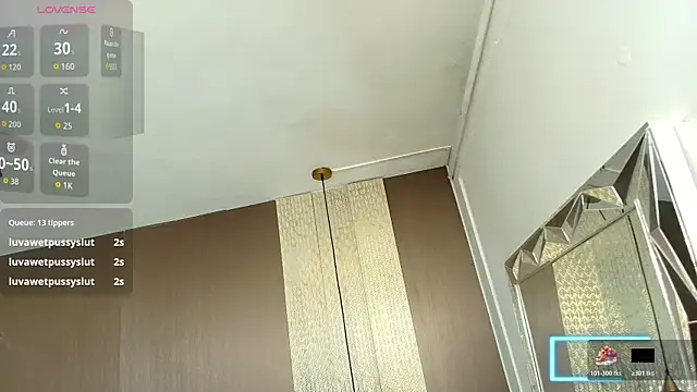 Tiifany_Baker élő XXX-chatje