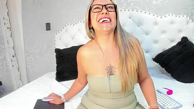 Онлайн чат XXX LilithBoneth