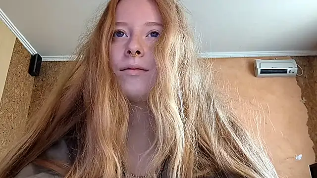 Chatroom XXX en direct de KateVibe_01