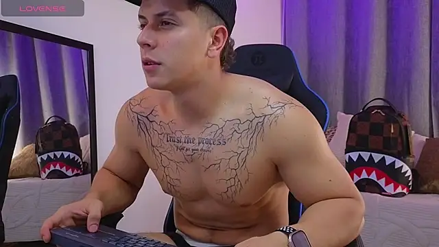 ASHTON_HILS – Live XXX-chat