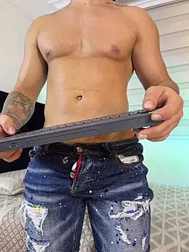 Thiago_Hill Chat XXX live
