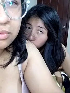sarah12333's Live XXX Chat