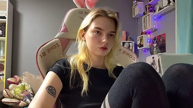 NannoMi's Live XXX Chat