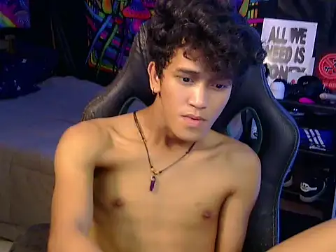 แชท XXX สดของ hugekenbigcock