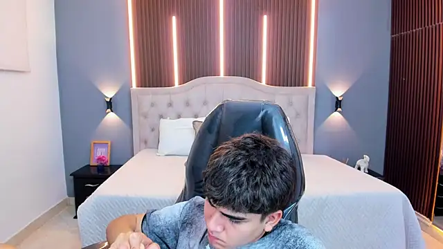 Tommy18__n Live XXX chat
