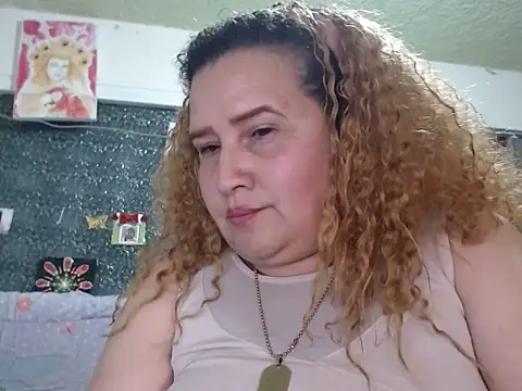 Perla1981-- Chat XXX live