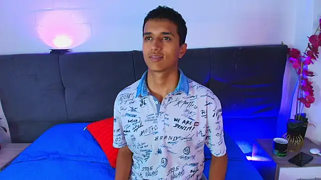 XXX chat uživo modela Alan_Colthon