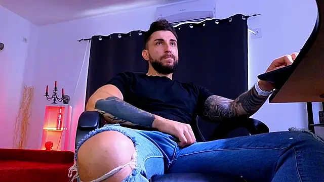 Chat XXX Live MightyAaron66