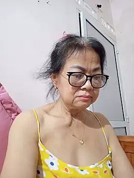 Hotestlove Adlı Modelin Canlı XXX Sohbeti