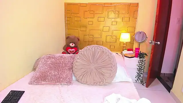 XXX chat uživo modela Julia_Haye