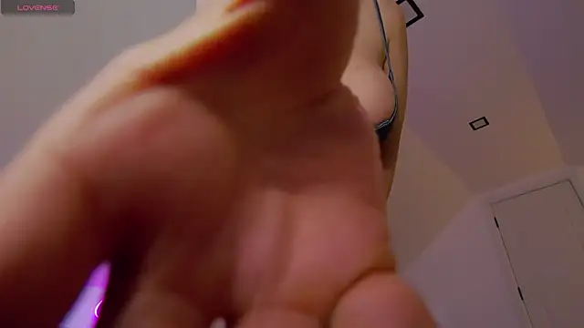 צ'אט XXX בשידור חי של KhloeK