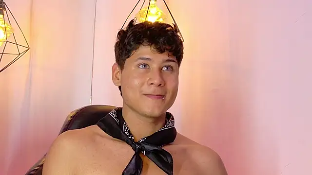 XXX chat uživo modela Rayden_Boy