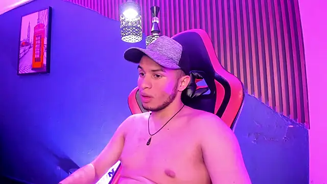 Онлайн чат XXX TomasDuquee