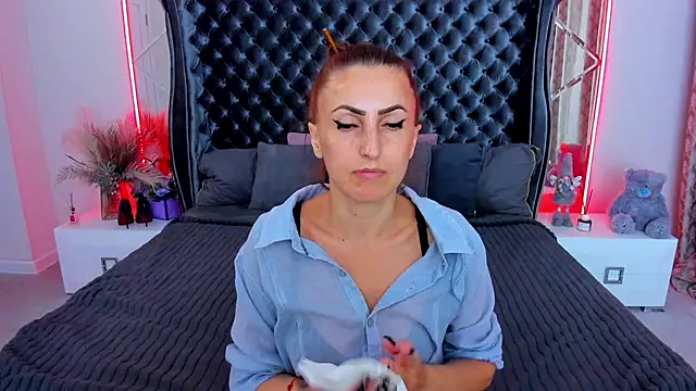 Rebecca_Diamond élő XXX-chatje