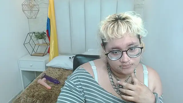 XXX chat uživo modela Echypyon_