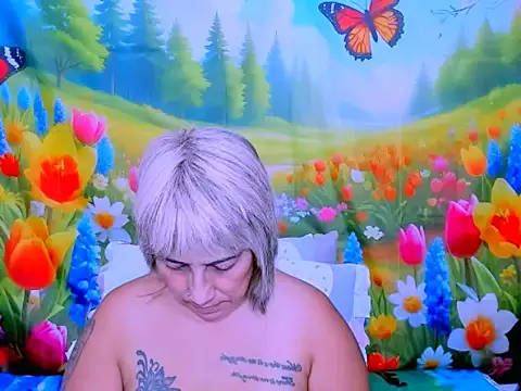 indianroxy Adlı Modelin Canlı XXX Sohbeti