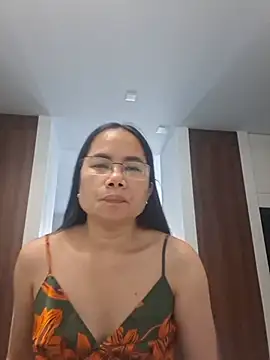 kittybabe69 即時 XXX 聊天