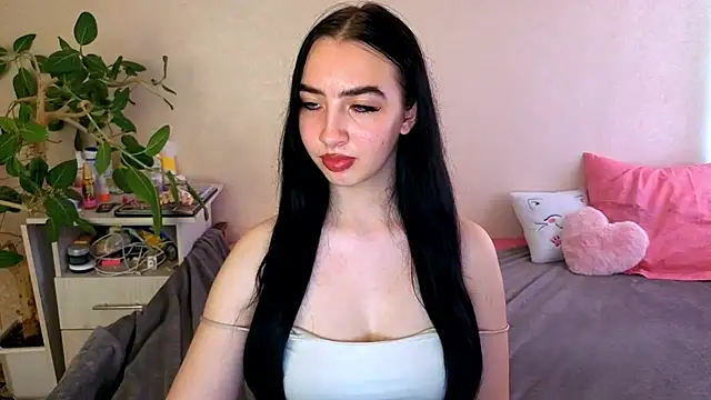 دردشة WildKittenX_ الجنسية المباشرة