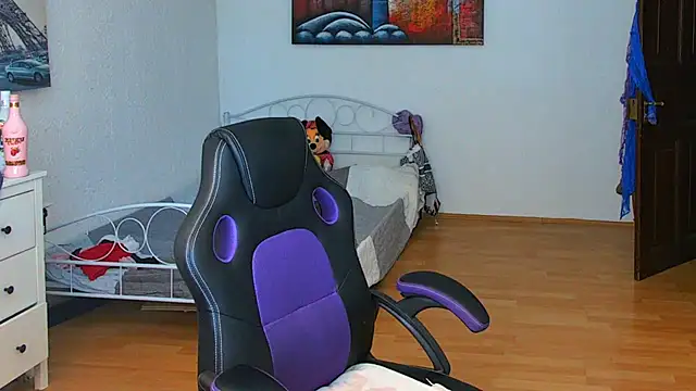 Sylly Chat XXX live