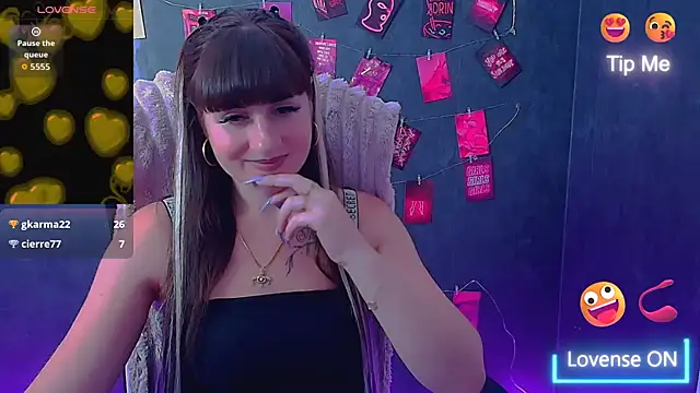 Violla_My Adlı Modelin Canlı XXX Sohbeti
