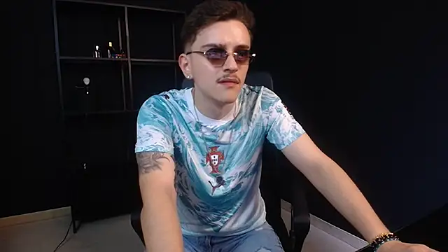 Živý XXX chat FelixStarkk