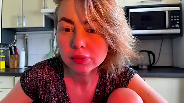 MartaLuna_ XXX чат на живо