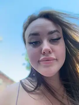 Chat +18 de KiraSunshine ao vivo
