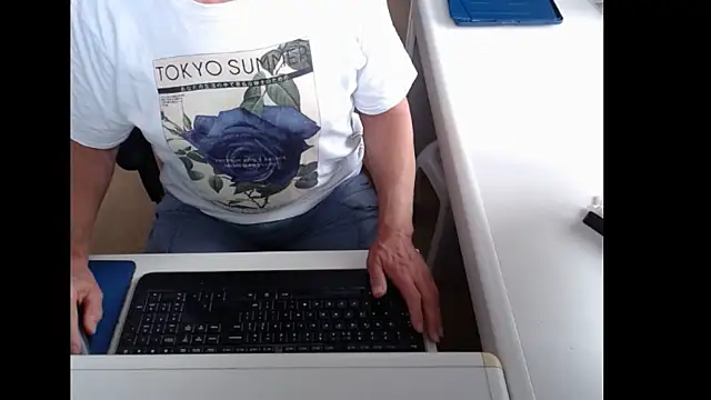 צ'אט XXX בשידור חי של dutchpornking