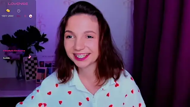 KindHazelHere_ Adlı Modelin Canlı XXX Sohbeti