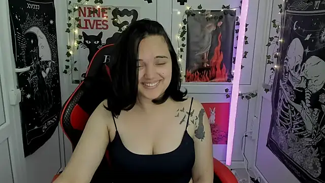 دردشة Caroline_cutte الجنسية المباشرة