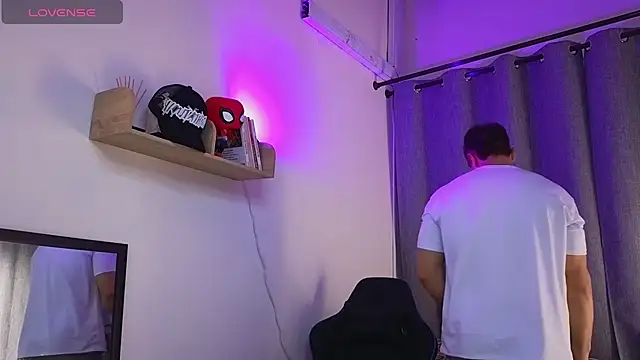 Czat XXX na żywo – ASHTON_HILS