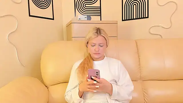 MidnightPoise Live XXX-Chat