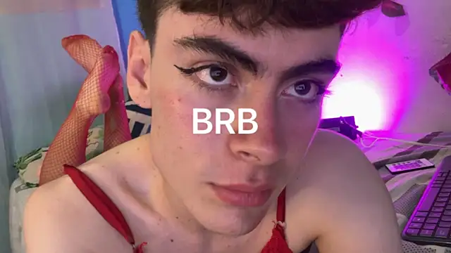 _peachyboy élő XXX-chatje