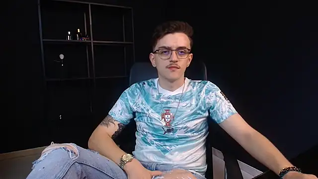 FelixStarkk Adlı Modelin Canlı XXX Sohbeti