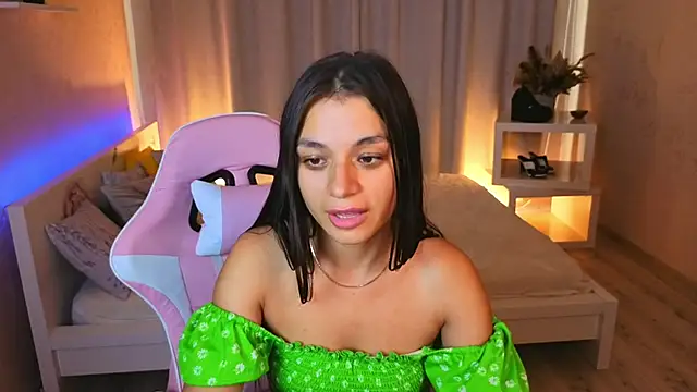 Kim_Bless élő XXX-chatje
