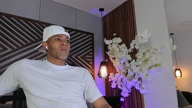 دردشة B_Wild الجنسية المباشرة