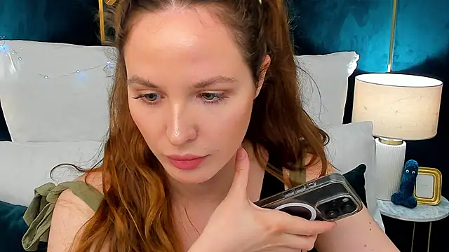 Chat +18 de MonaRicci ao vivo