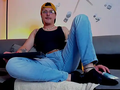 Leo_Hunt_ Live XXX Chat
