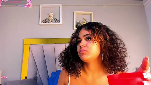 vahiolet_fuentes Adlı Modelin Canlı XXX Sohbeti