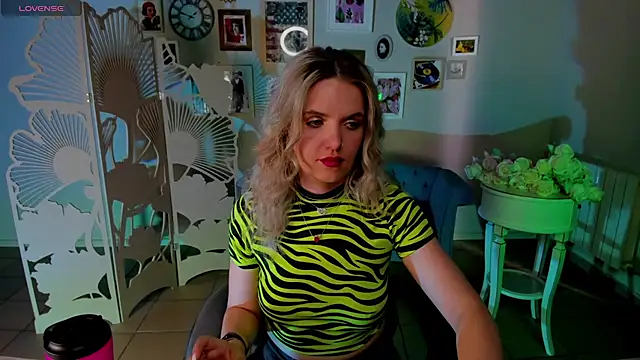 AliceSmite's Live XXX Chat