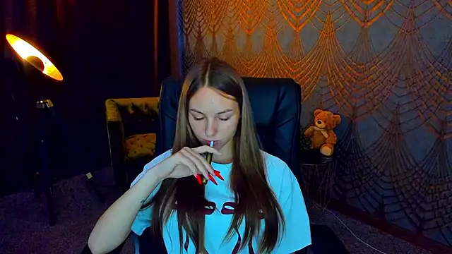 Chat +18 de MilaAddams ao vivo