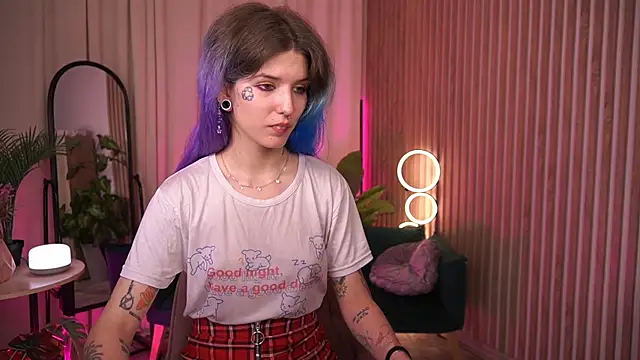 Lain_Root Chat XXX in diretta